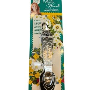 The Pioneer Woman Floral Silver Measuring Spoons